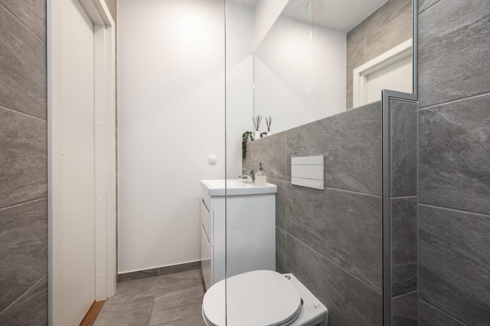 Hilltop Apartments - Studio Rooms In City Centre Tallinn Luaran gambar